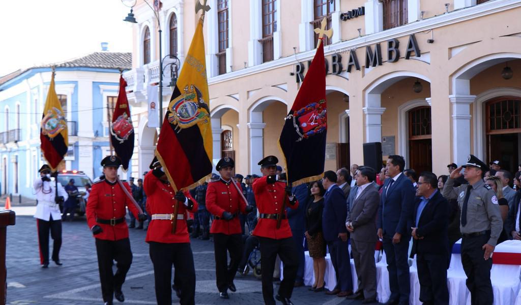 Por El 11 De Noviembre Se Invita A Izar La Bandera De Riobamba