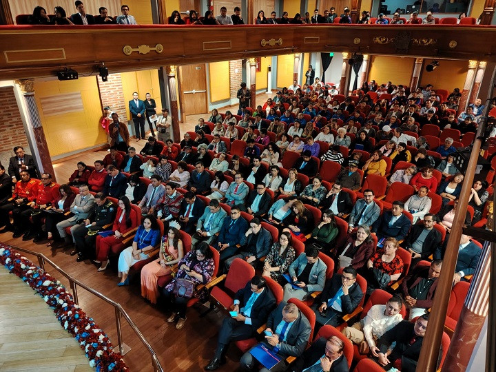 Municipio de Riobamba reconoce a ciudadanos e instituciones destacadas y suscribe convenios durante la reanudación de la sesión conmemorativa de los 492 años de historia