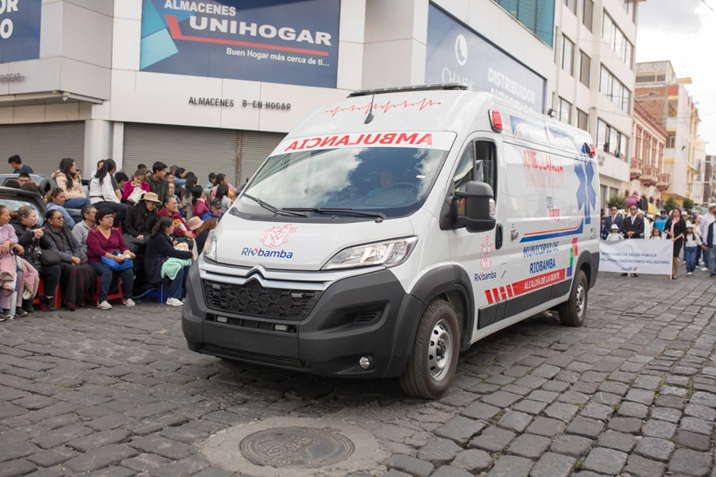 Riobamba celebra con esperanza: nueva ambulancia pediátrica al servicio de la niñez