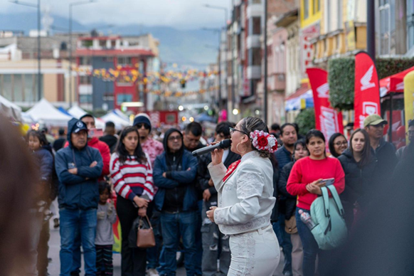 Riobamba celebró a las madres con cultura, música y dinamización económica en el Bulevar Serenata a Mamá