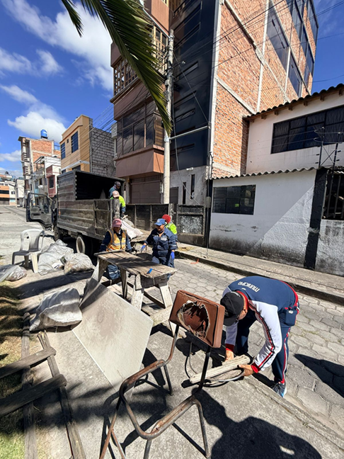 Minga ciudadana y jornada de recolección de tereques en la ciudadela Fausto Molina